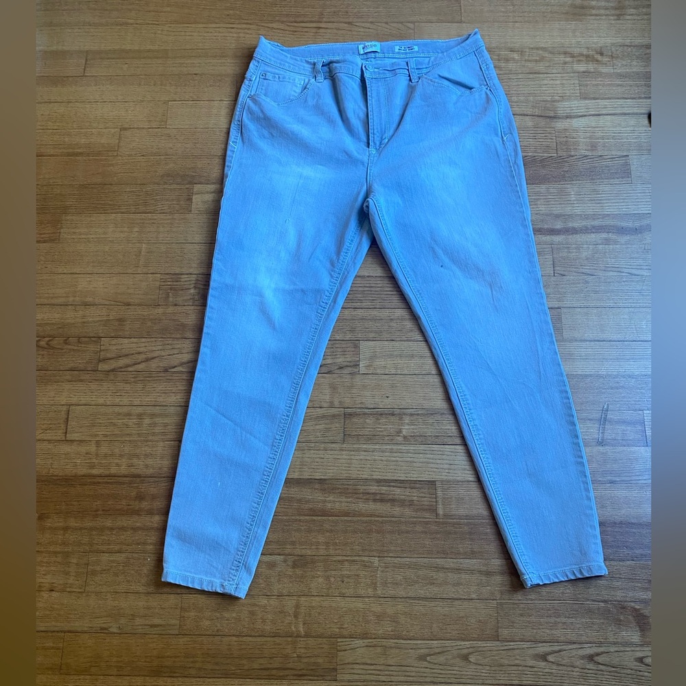 Kensie Light gray High rise waisted Skinny jeans Pants women’s size 14/32 EUC